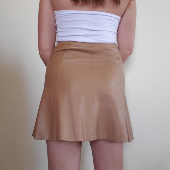 Tan leather mini skirt - Picture 2 of 4